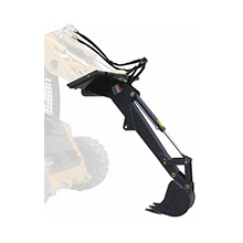 Br-skidhoe: "Image of a heavy machinery attachment: a front-mounted skid hoe used for excavating, loading, and handling materials in hard-to-reach areas and confined spaces."